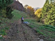 38 Scendiamo seguendo la linea dalla bidonvia Aviatico-Monte Poieto